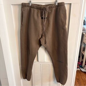 Essentials Fear of God Men's Sweatpant joggers size XXL